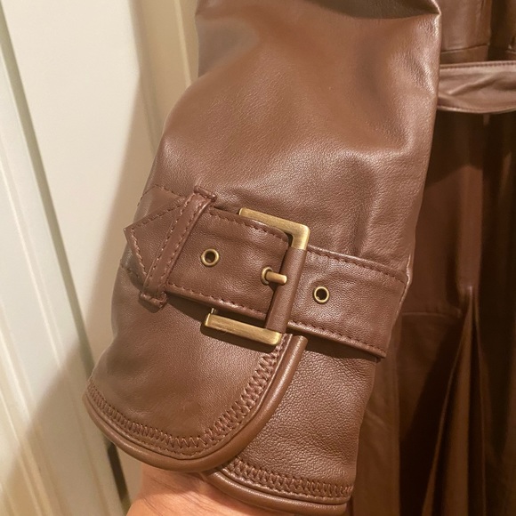 BCBG MaxAzria Brown leather trench coat, belted with pleated back size 12 - Picture 9 of 12